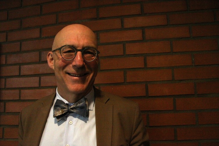 Psát? Jako když jede velmi tichý Rolls-Royce…