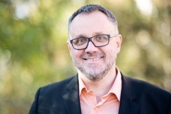 Mám zajímavý život, nechcete o tom napsat?