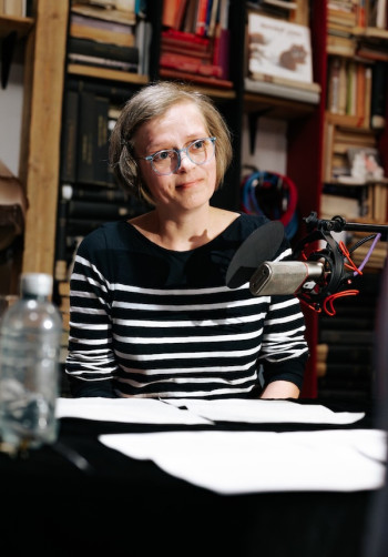 Mezi jazykovou zkratkou, komiksem a beletrií
